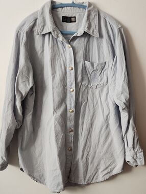 Gloria Vanderbilt Light Blue Casual Button-Down Shirt with Chest Pocket